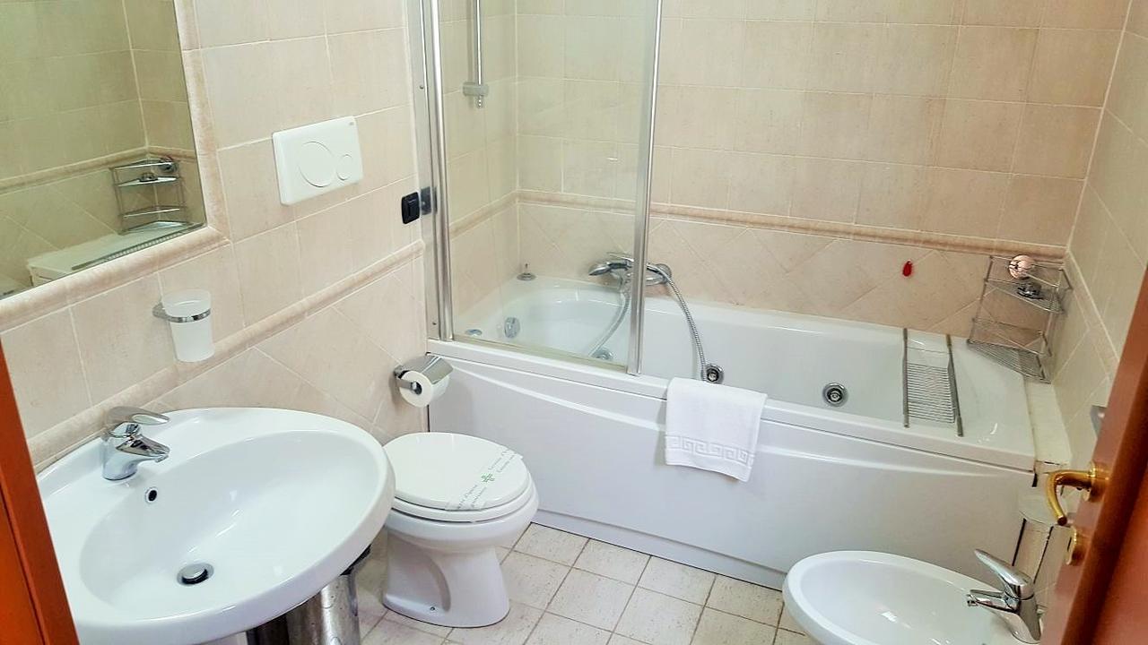 Domus Fiera Di Roma Village Apartamento *